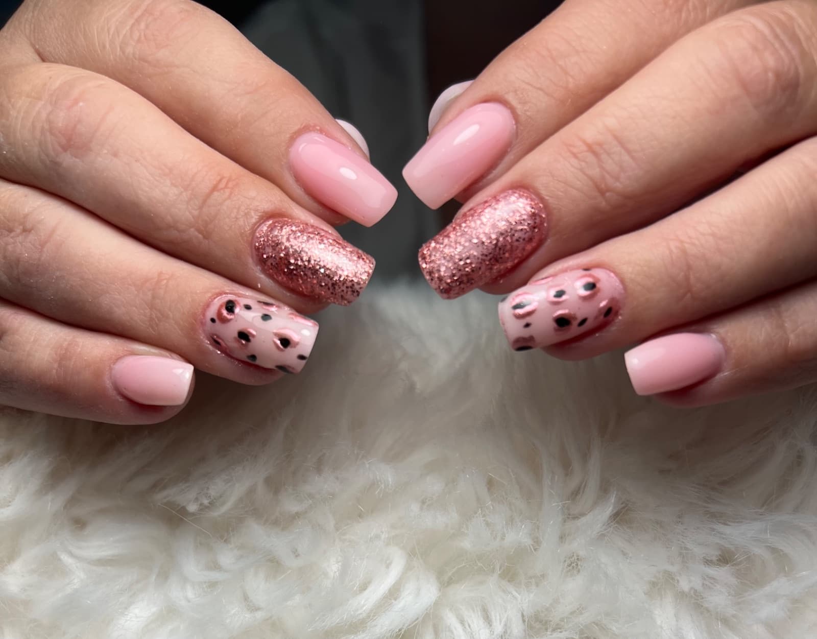 Réalisation en onglerie — L'atelier Harmo'nails, Parempuyre